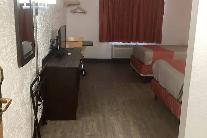 Room 19 of 35