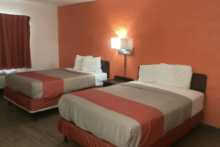 Room 16 of 35