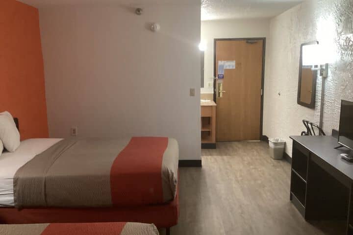 Room 18 of 35