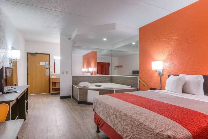 Room 11 of 35