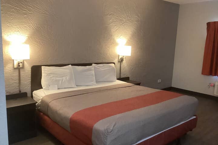 Room 12 of 35