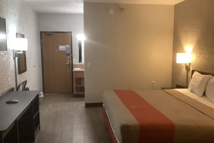 Room 15 of 35
