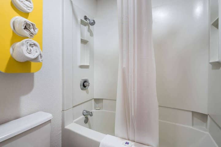 Room 21 of 35