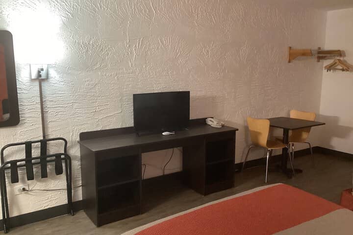 Room 17 of 35